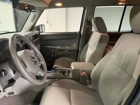Used 2007 Jeep Commander Sport w/ Skid Plate Group image 13
