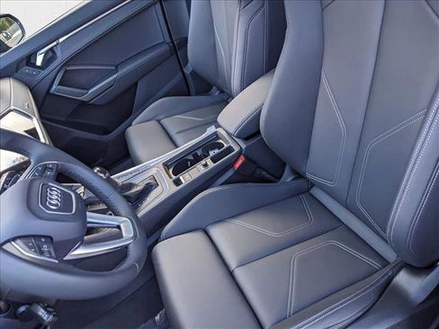 New 2025 Audi Q3 2.0T Premium image 15