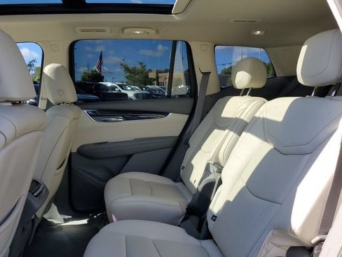 Certified 2022 Cadillac XT6 Premium Luxury w/ LPO, Floor Liner Package AWD/4WD image 13