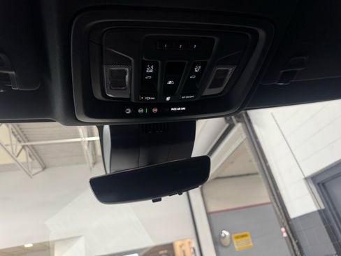 Used 2025 GMC Sierra 1500 AT4 w/ AT4 Premium Package image 21