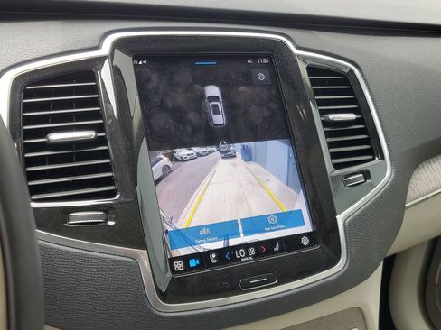 Used 2024 Volvo XC90 B6 Plus image 24