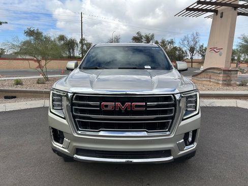 Used 2022 GMC Yukon SLT w/ SLT Premium Package image 8