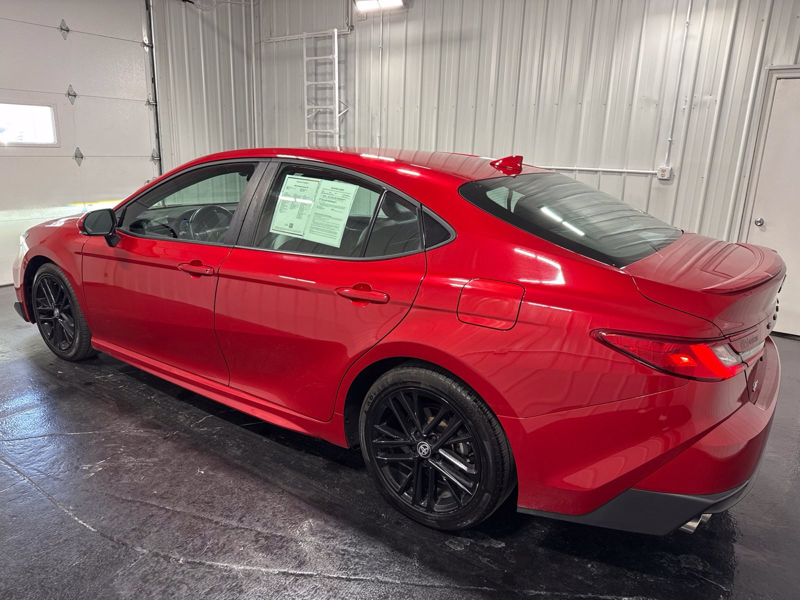 Used 2025 Toyota Camry SE FWD image 2