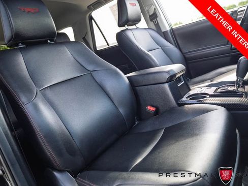 Used 2021 Toyota 4Runner Venture w/ Moonroof Package AWD/4WD image 4