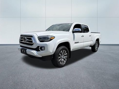 Used 2023 Toyota Tacoma Limited AWD/4WD image 2