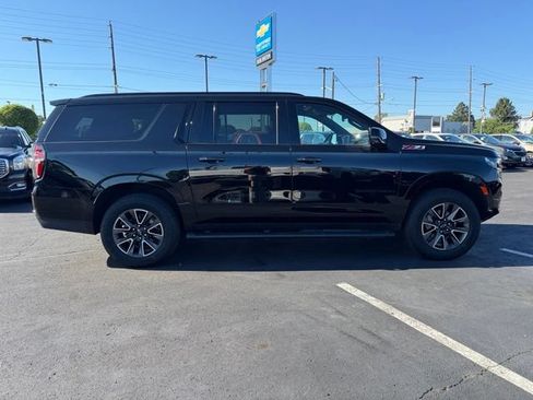 Used 2023 Chevrolet Suburban Z71 w/ Luxury Package AWD/4WD image 7