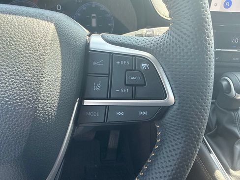 Used 2025 Toyota Sienna XLE Woodland Edition AWD/4WD image 16