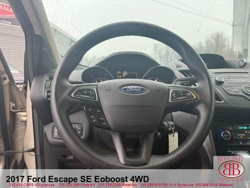 Used 2017 Ford Escape SE image 18