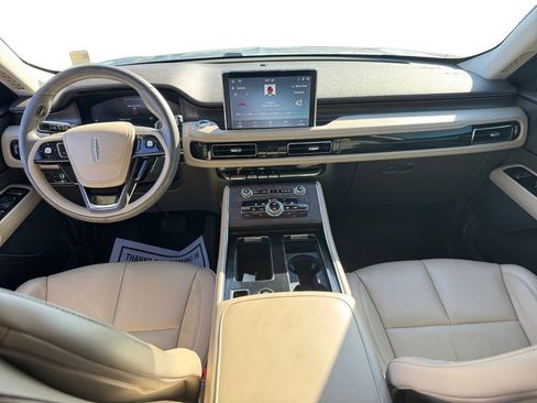 Used 2022 Lincoln Aviator Reserve image 12
