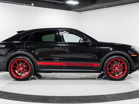 Used 2026 Porsche Cayenne S AWD/4WD image 2