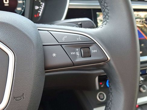 Certified 2025 Audi Q3 2.0T Premium w/ Convenience Package image 18