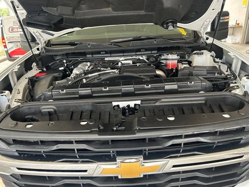 Used 2026 Chevrolet Silverado 2500 LT AWD/4WD image 12