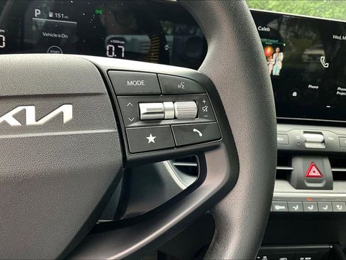 Certified 2025 Kia K4 FWD image 10
