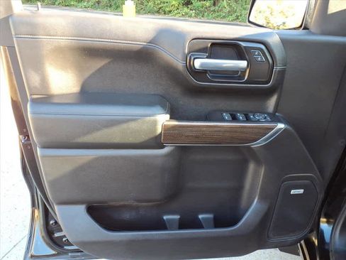 Used 2020 Chevrolet Silverado 1500 RST image 17