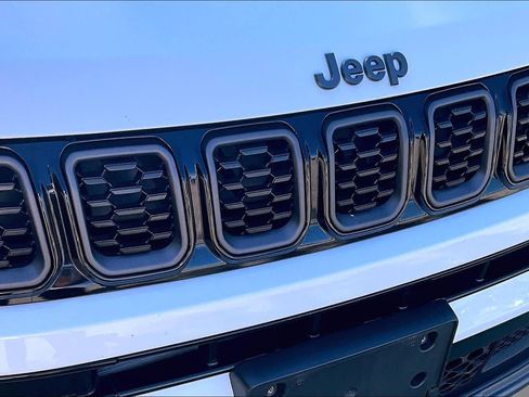 Used 2026 Jeep Compass Limited AWD/4WD image 30