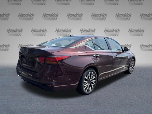 Used 2025 Nissan Altima 2.5 SV image 9