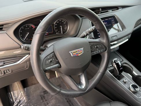 Certified 2023 Cadillac XT4 Sport FWD image 4