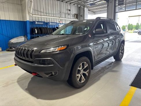 Used 2015 Jeep Cherokee Trailhawk w/ Comfort/Convenience Group AWD/4WD image 1