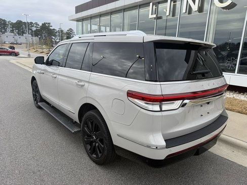 Used 2024 Lincoln Navigator Reserve image 8