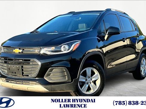 Used 2021 Chevrolet Trax LT image 1