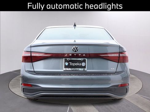 Used 2025 Volkswagen Jetta SE image 8