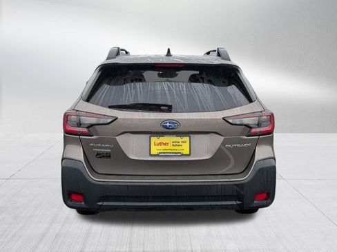 Used 2024 Subaru Outback Premium AWD/4WD image 6