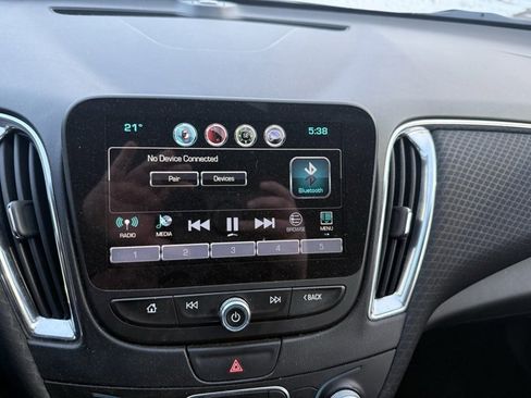 Used 2016 Chevrolet Malibu LT image 10