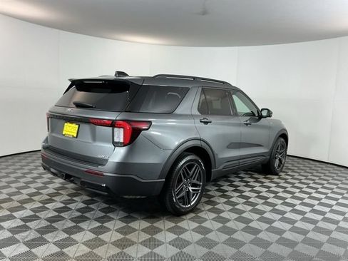 Used 2026 Ford Explorer ST-Line w/ ST-Line Street Pack AWD/4WD image 5