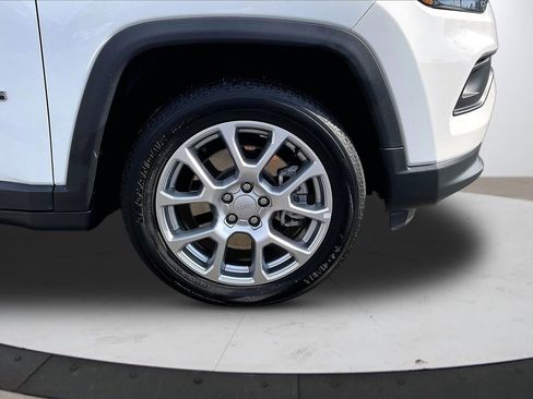 Used 2024 Jeep Compass Latitude w/ Sun and Sound Group image 35