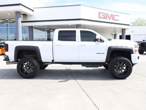 Used 2018 Chevrolet Silverado 2500 LTZ w/ Duramax Plus Package AWD/4WD image 7