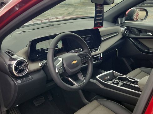 New 2026 Chevrolet Equinox LT w/ Convenience Package II FWD image 15