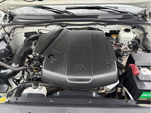 Used 2015 Toyota Tacoma w/ TRD Off-Road Package image 30