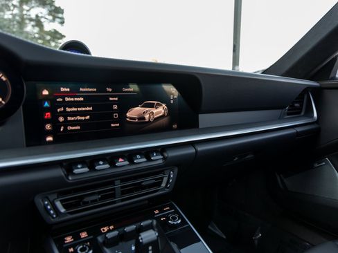 Certified 2022 Porsche 911 Turbo image 40