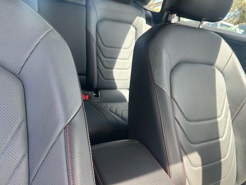 Certified 2025 Volkswagen Jetta GLI Autobahn image 39