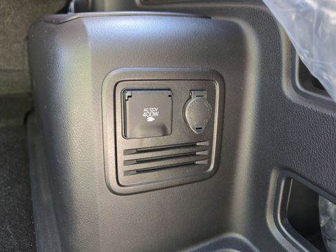 Used 2022 Toyota 4Runner SR5 Premium w/ Moonroof Package RWD image 31