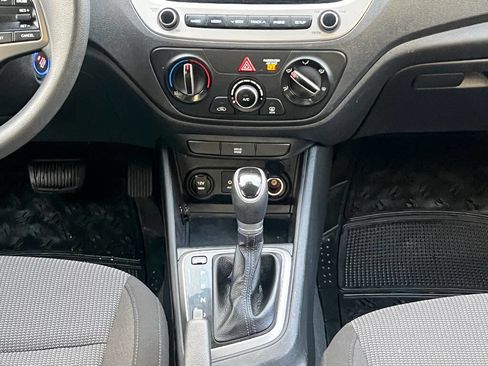 Used 2021 Hyundai Accent SE image 14