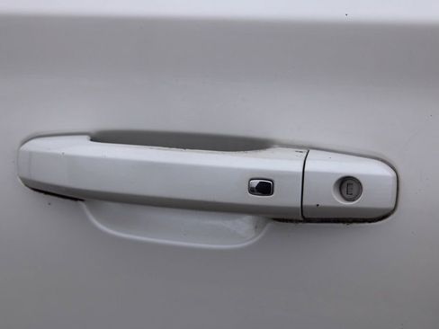 Used 2017 Chevrolet Tahoe LT w/ LT Signature Package image 15