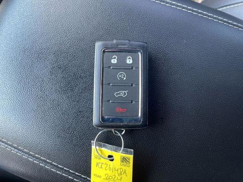 Used 2024 Jeep Grand Cherokee Altitude AWD/4WD image 24