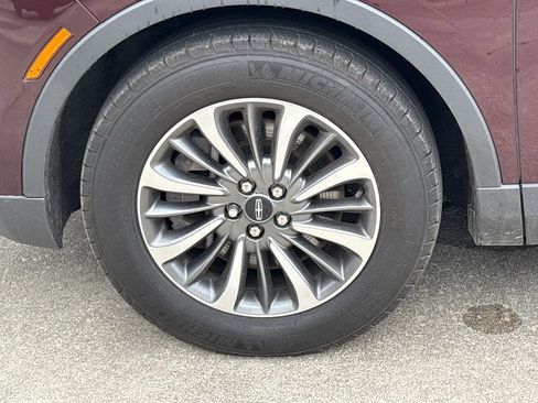 Used 2023 Lincoln Nautilus FWD image 12