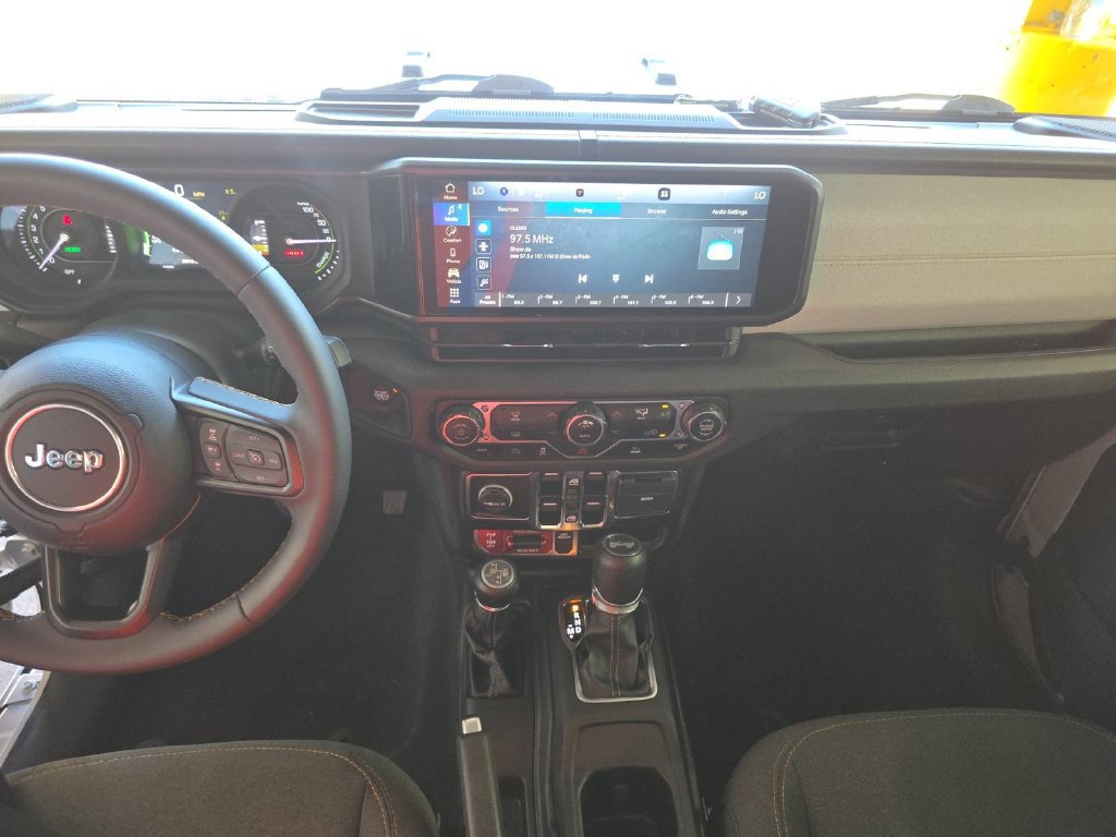 Used 2024 Jeep Wrangler Unlimited AWD/4WD image 6