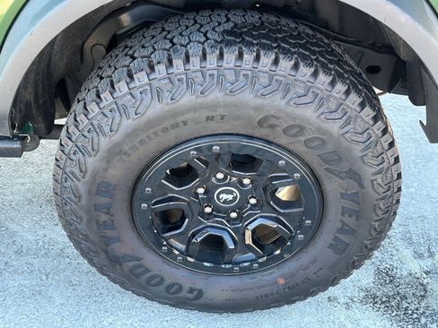 Used 2025 Ford Bronco Badlands image 21