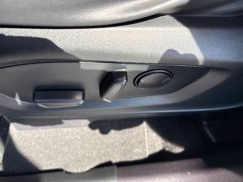 Certified 2022 Ford Explorer XLT w/ Equipment Group 202A image 27