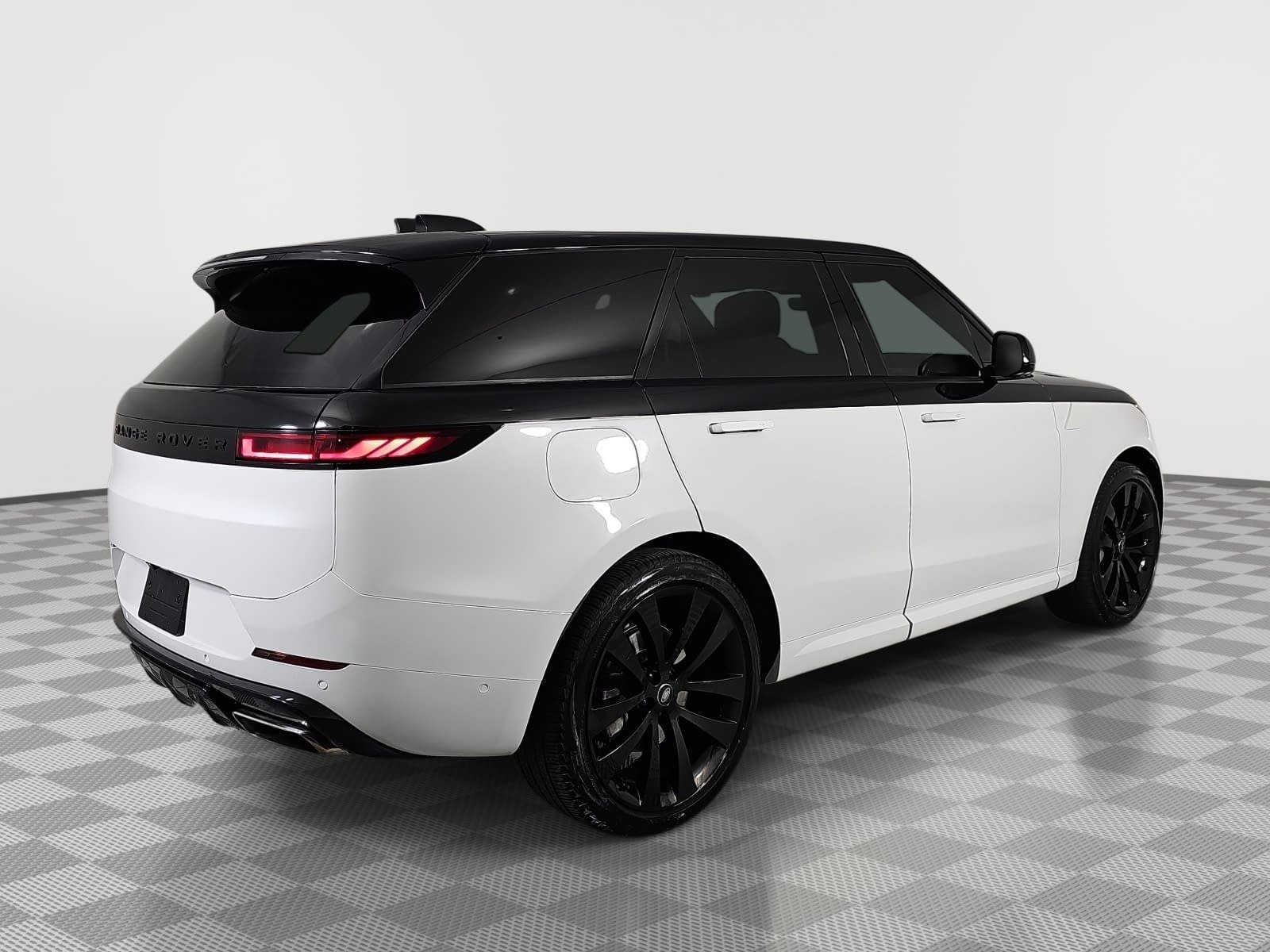 Used 2024 Land Rover Range Rover Sport SE AWD/4WD image 8