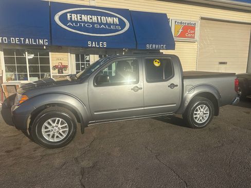 Used 2017 Nissan Frontier SV image 12