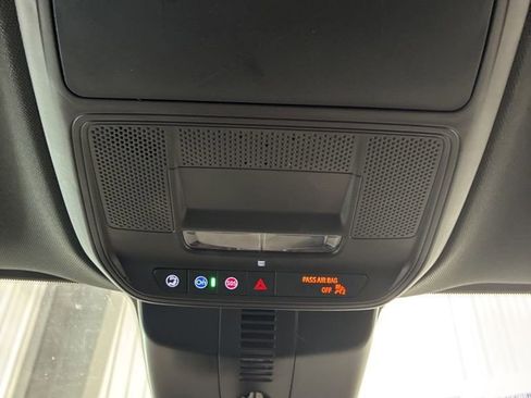 Used 2026 Chevrolet Traverse LT image 26