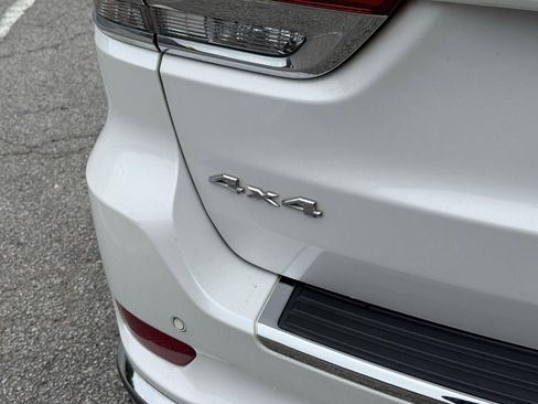 Used 2018 Jeep Grand Cherokee Summit AWD/4WD image 10