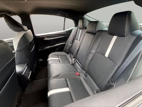 Used 2025 Toyota Camry SE FWD image 20
