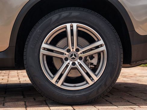 Used 2022 Mercedes-Benz GLC 300 image 16