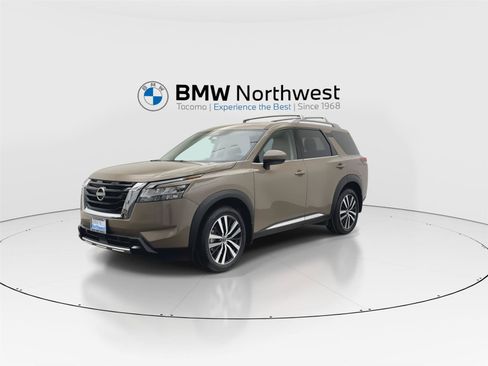 Used 2023 Nissan Pathfinder Platinum w/ Cargo Package AWD/4WD image 9