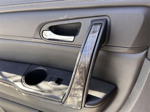 Used 2017 GMC Acadia Limited SLT image 18